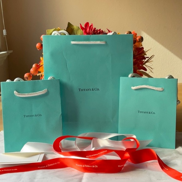 🎀 TIFFANY & CO. BAG AND RIBBON BUNDLE 🎀 NWOT 🎀 - Picture 14 of 16